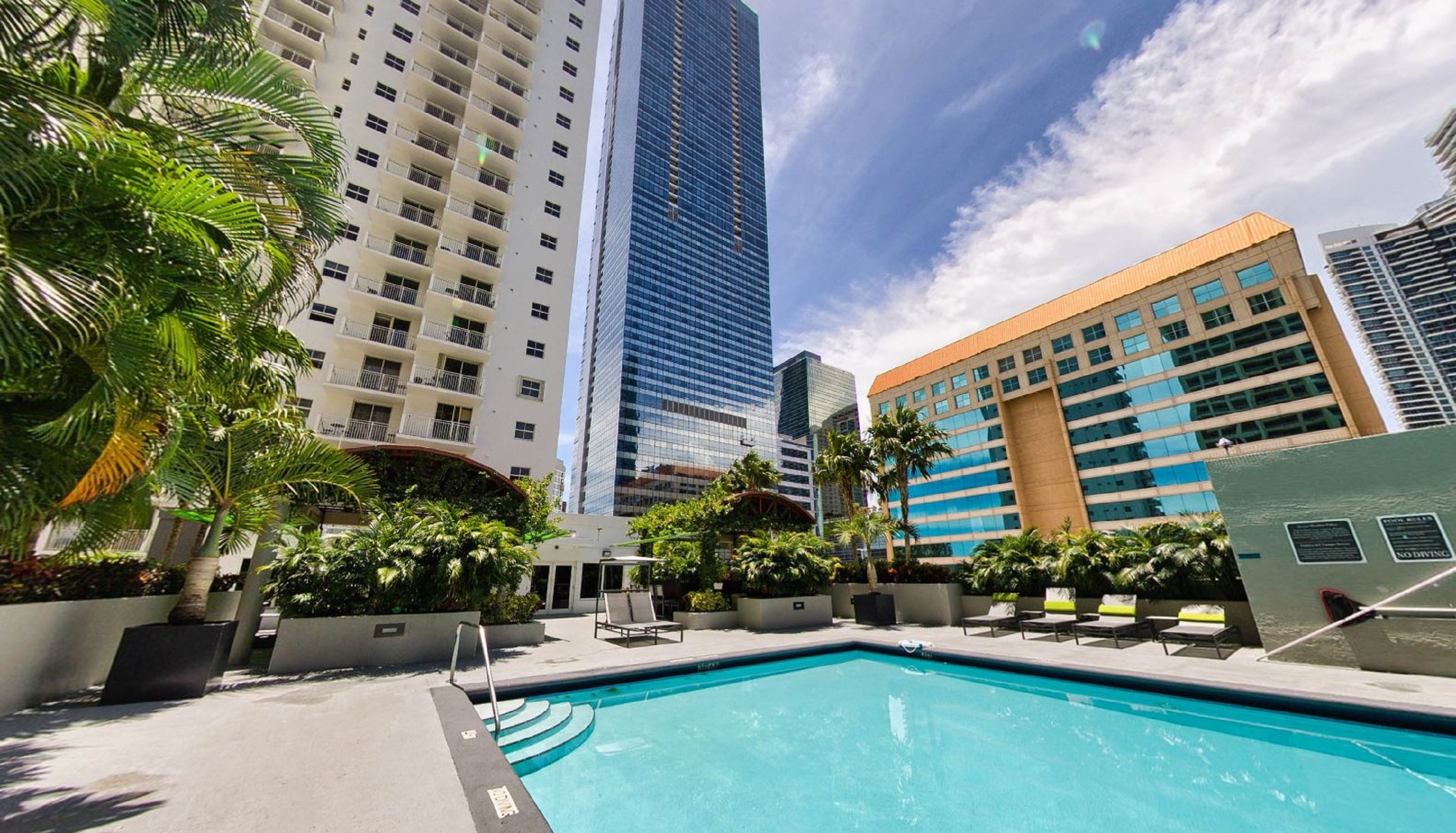 Fortune House Hotel Suites 4/33