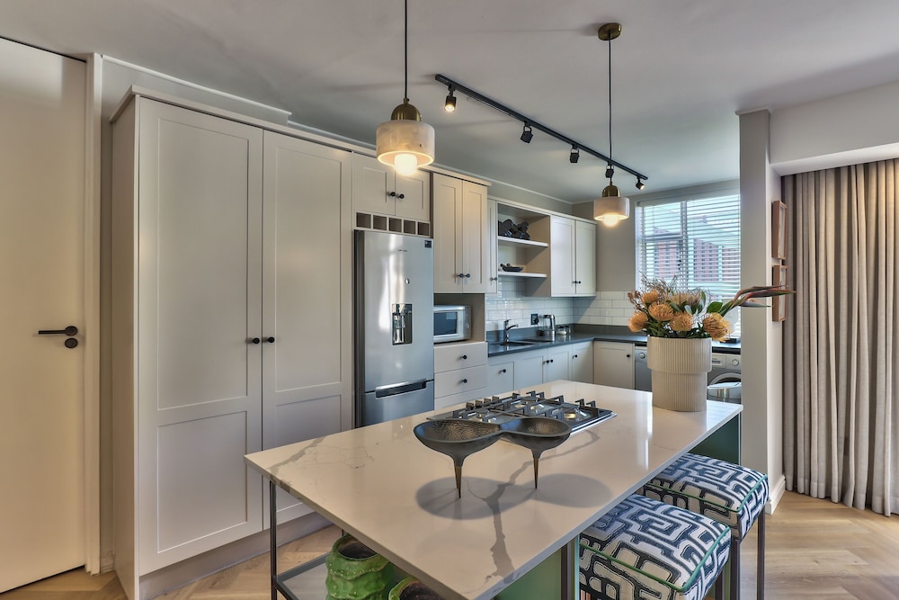 437 St Martini Gardens 14/20