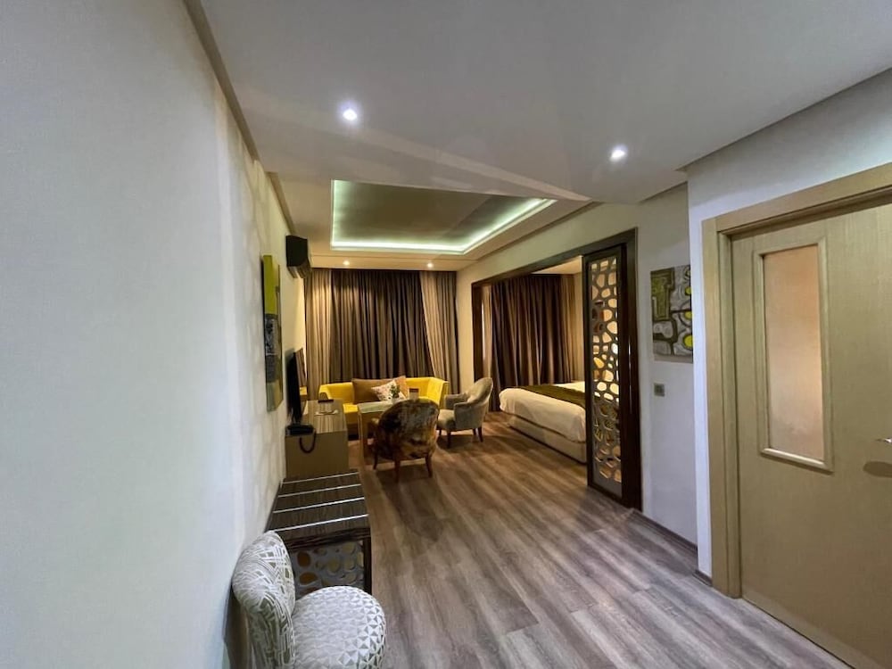 Silver Suites Hotel & Spa 41/63