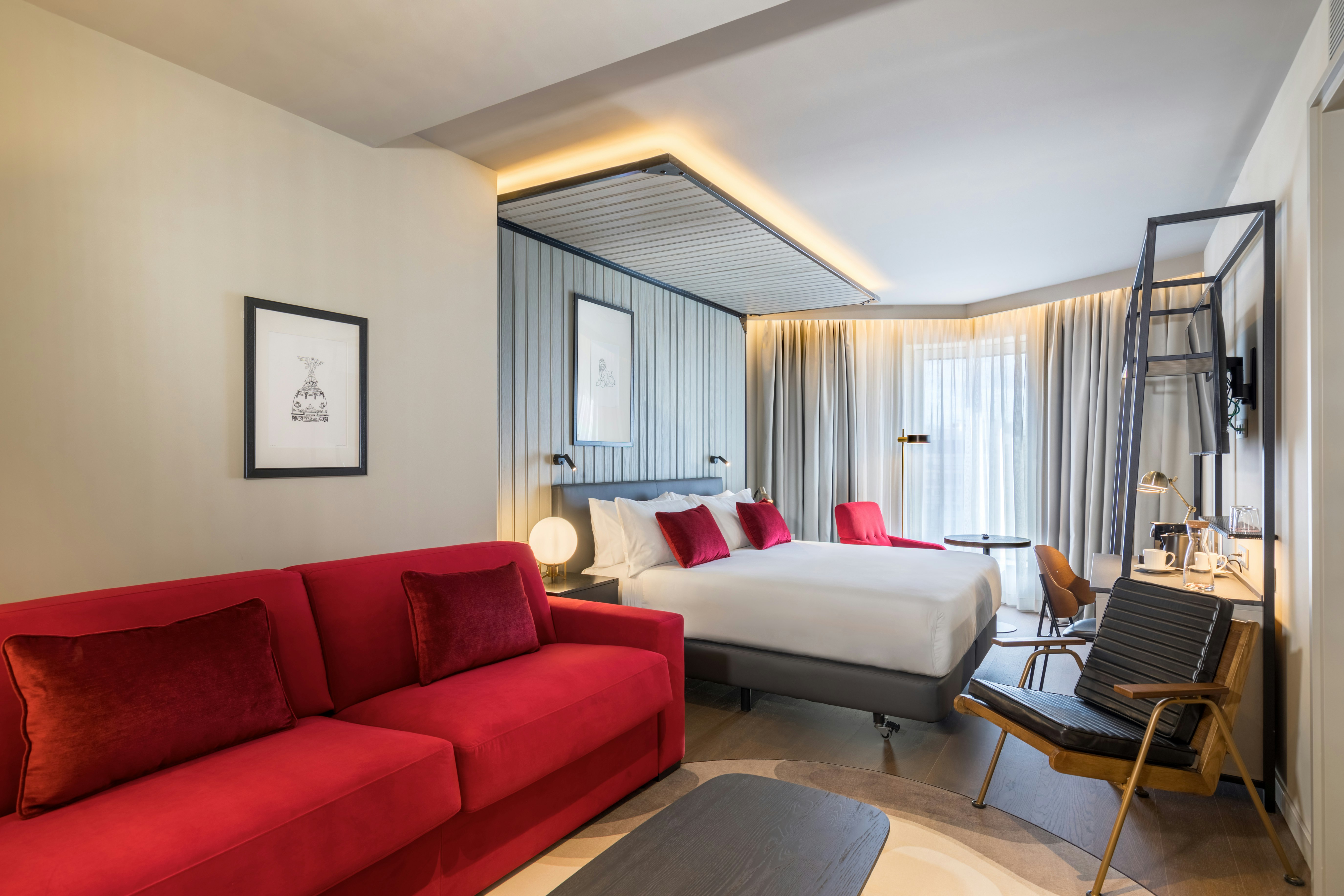 JUNIOR SUITE, KING BED