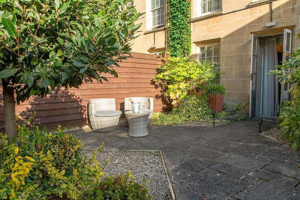 Vanbrugh House Hotel 39/47
