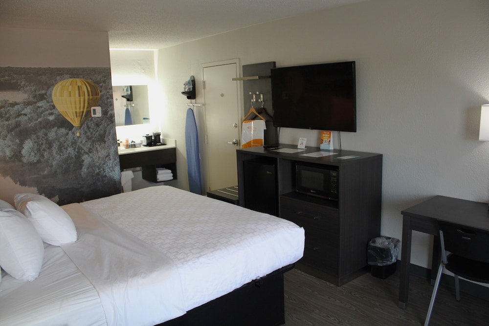 Upgrade, Efficiency, Suite, King Bed, Sofa