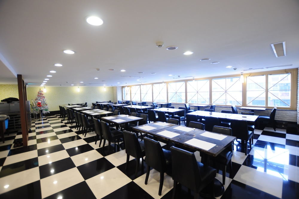 Kindness Hotel Houyi Jiuru 30/38