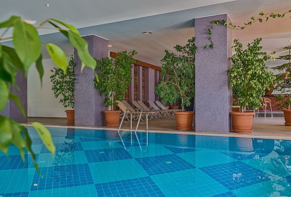 Grand Pasa Hotel 13/38