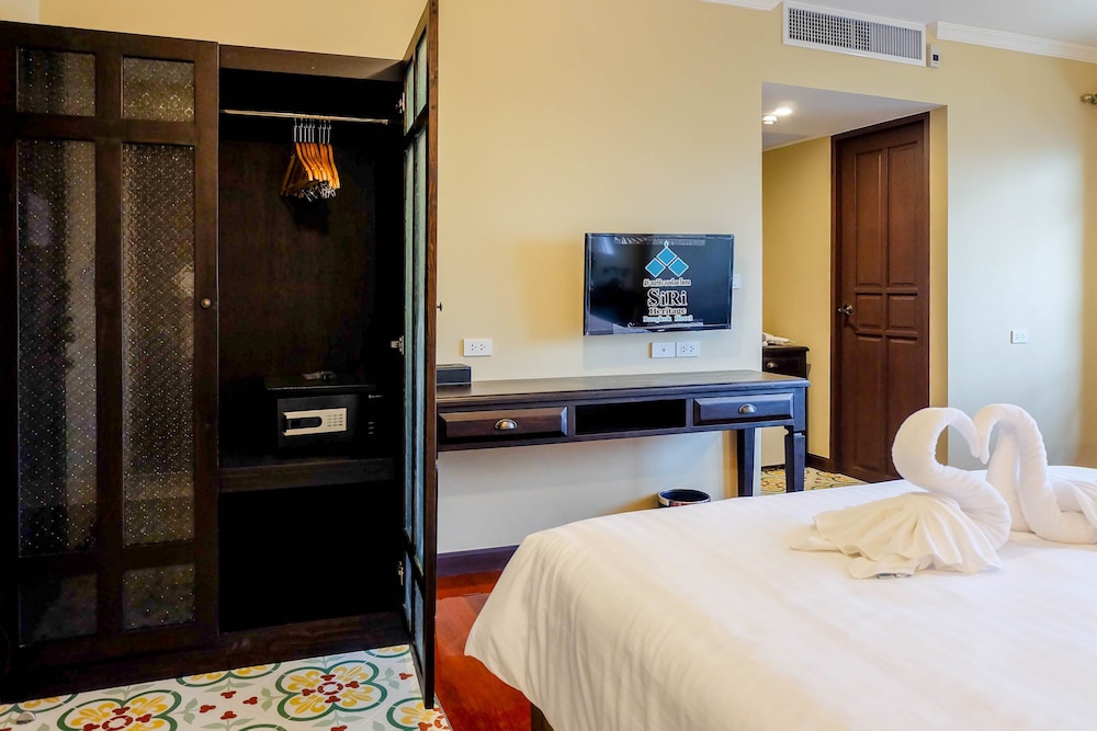 Siri Heritage Bangkok Hotel 25/71