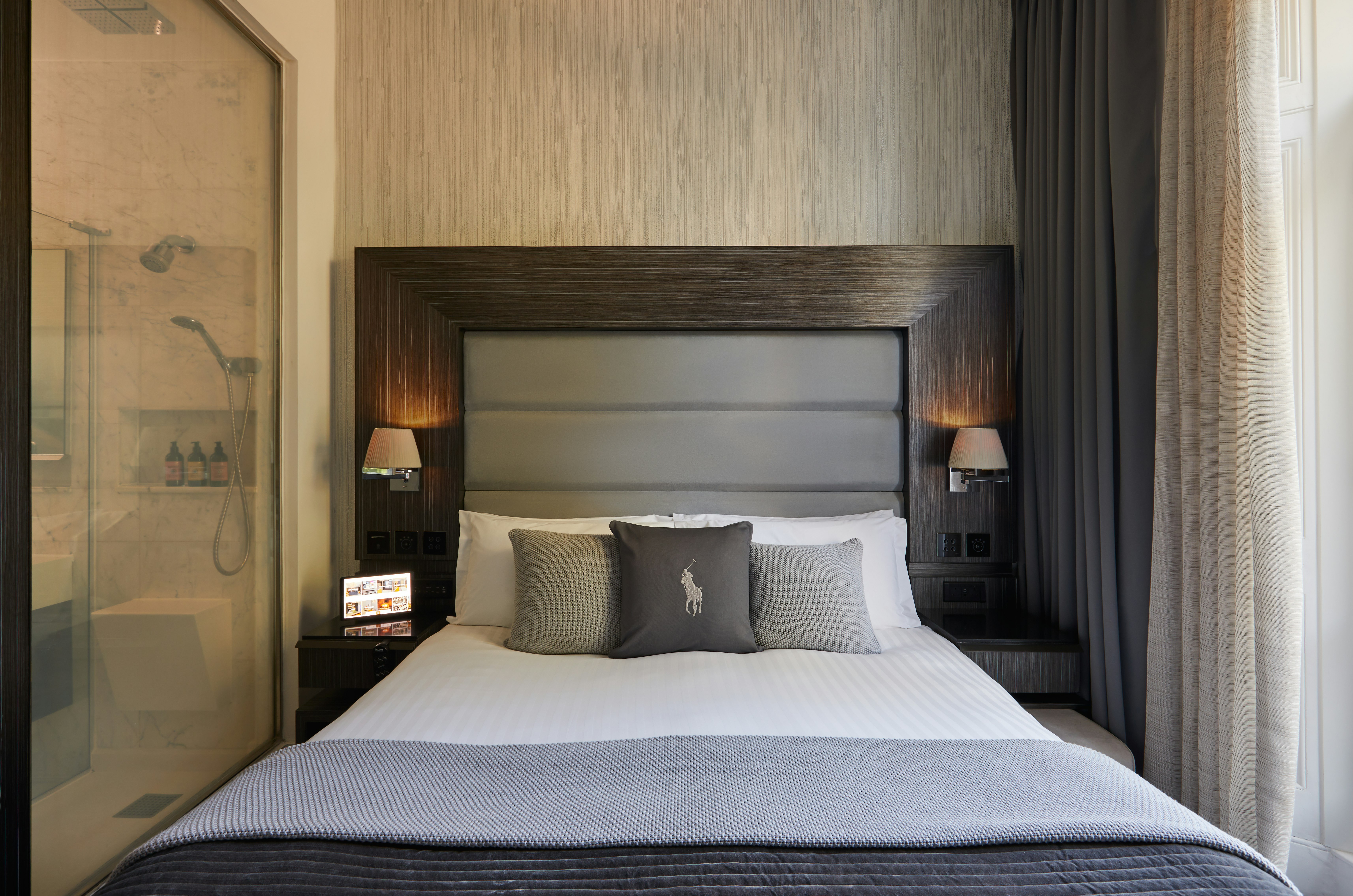 City, King Bed