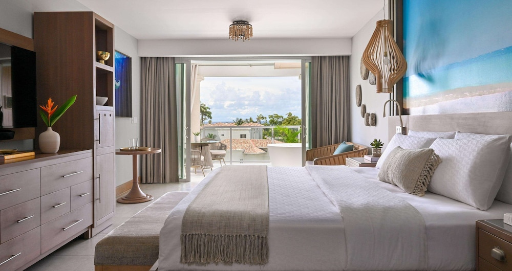 1 Bedroom, Hideaway, Lagoon, Club, Suite, King Bed, Balcony