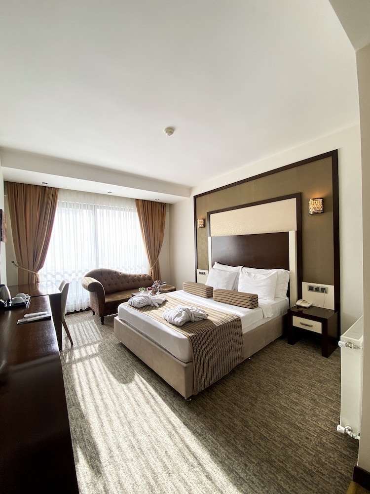 LAVIN OTEL 16/72