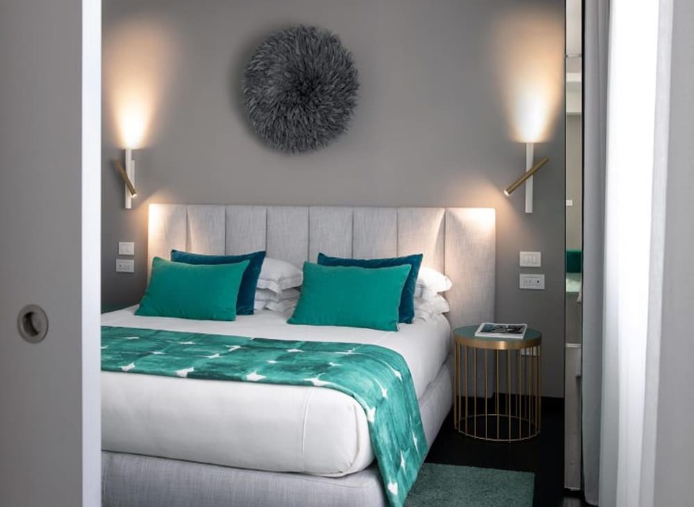 SUPERIOR, DOUBLE BED