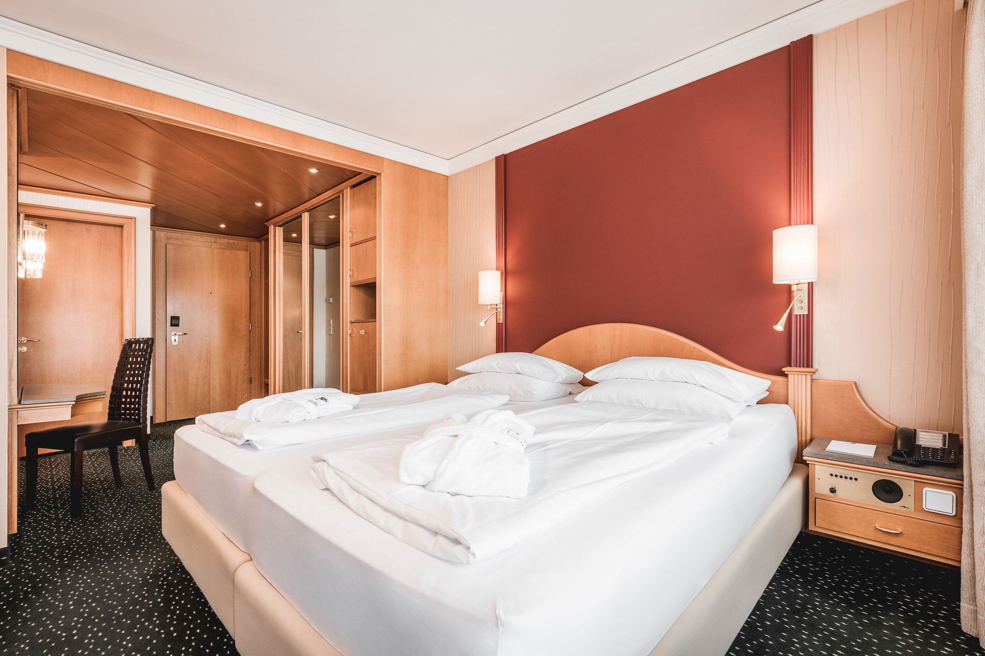 Suite, Balcony