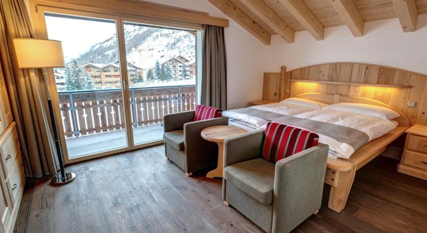 City Hotel Haupthaus And Nebenhaus 7/14