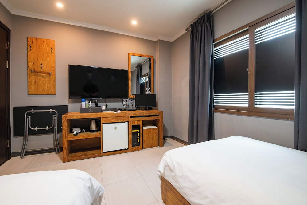 Gung Tourist Hotel 20/52
