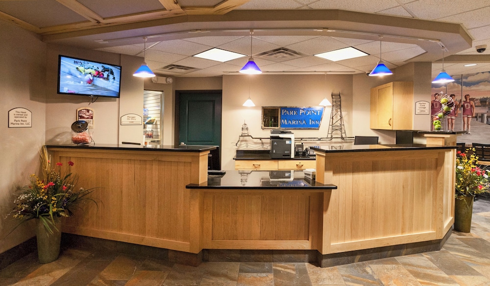 Park Point Marina Inn 6/72