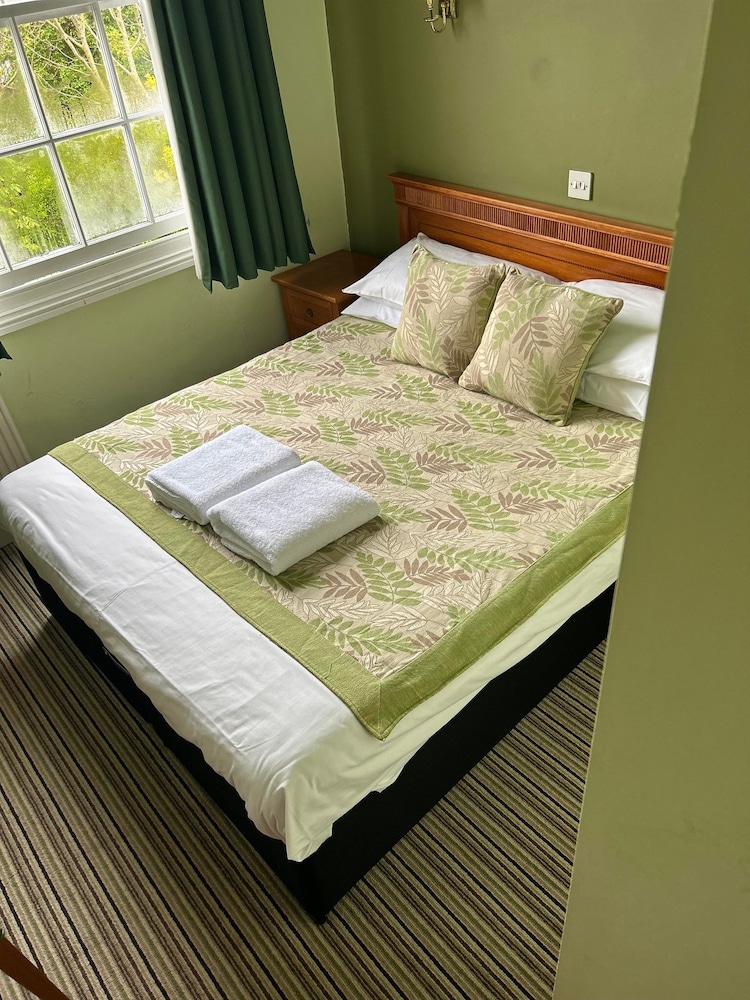 ROOM, DOUBLE BED