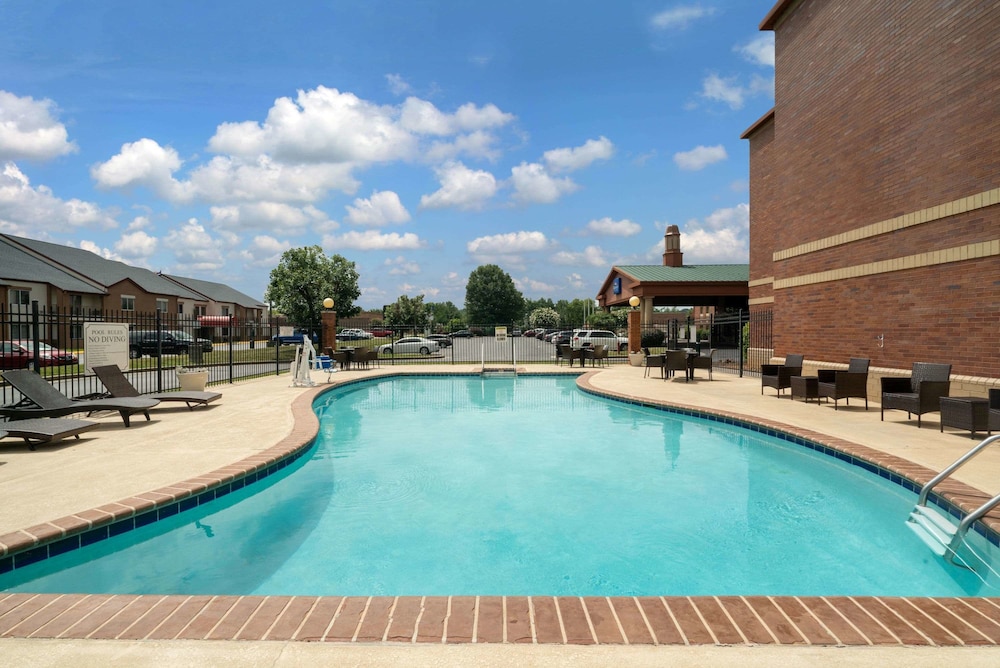 Baymont by Wyndham Knoxville/Cedar Bluff 3/59