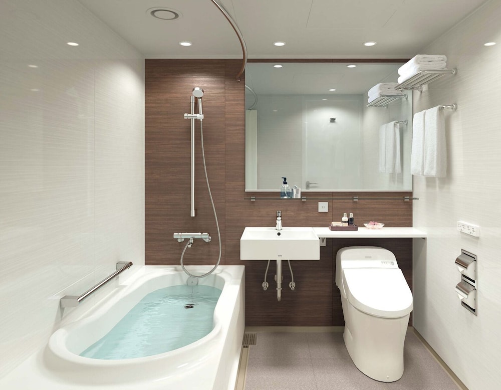 Shinjuku City Hotel N U T S 65/66