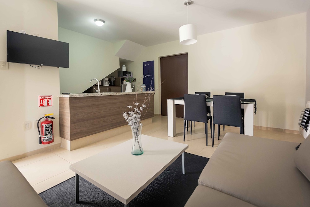 REDWODD VILLAS 32/44