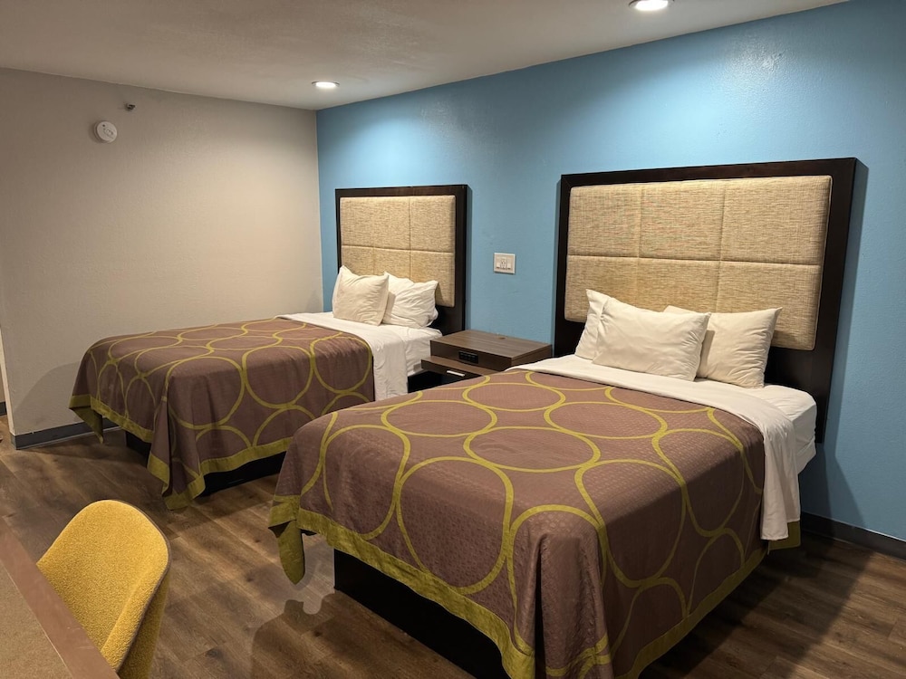 Executive Inn & Suites Baker 7/28