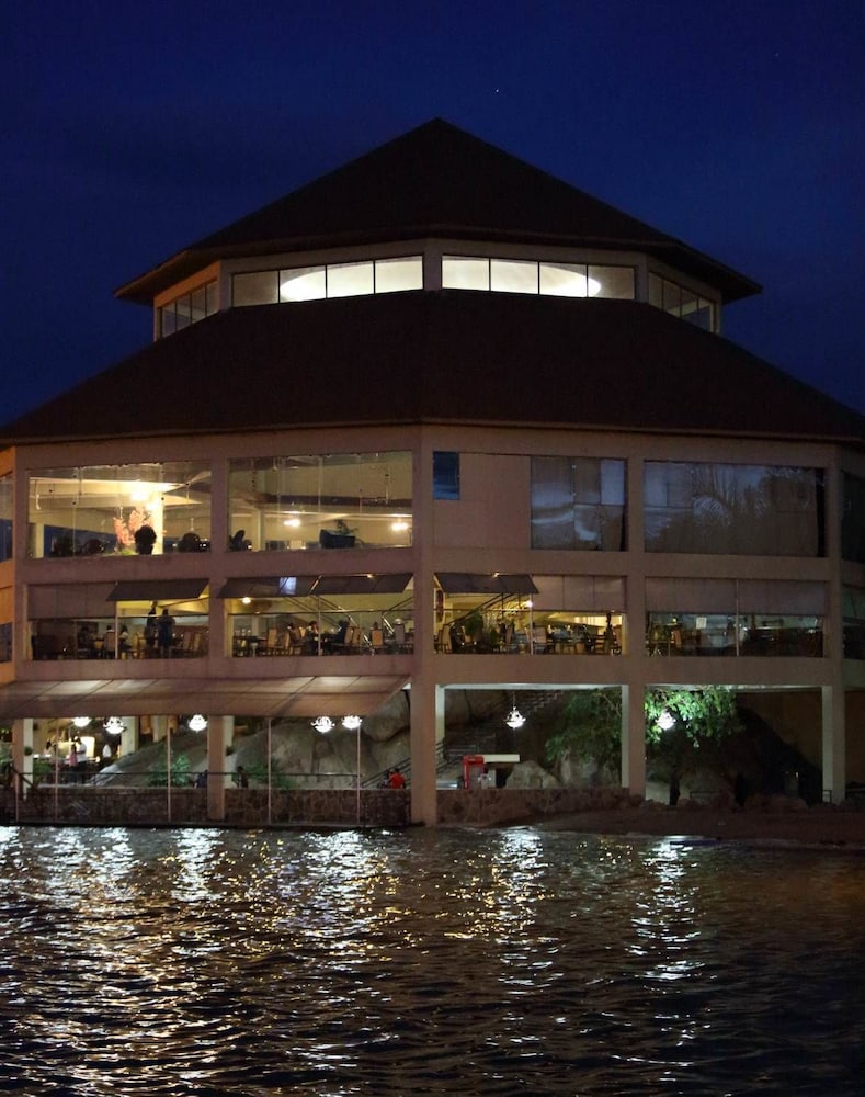 Malaika Beach Resort 1/50