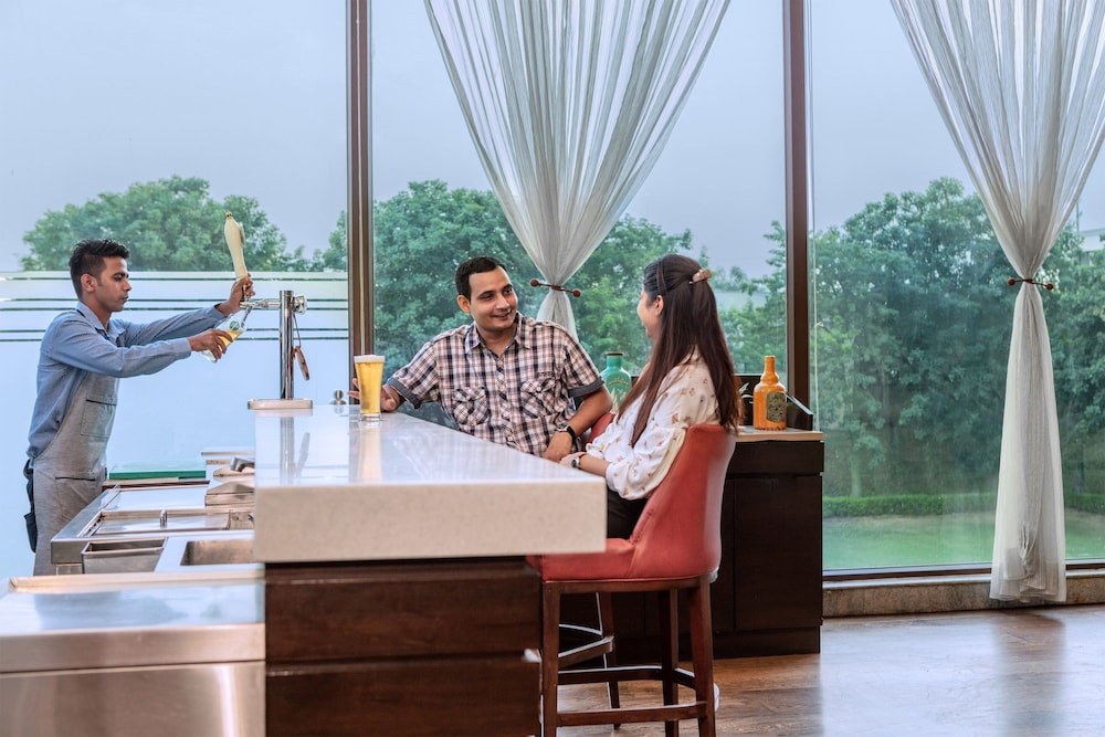 FOUR POINTS BY SHERATON NEW DELHI AIRPORT HIGHWAY 23/28