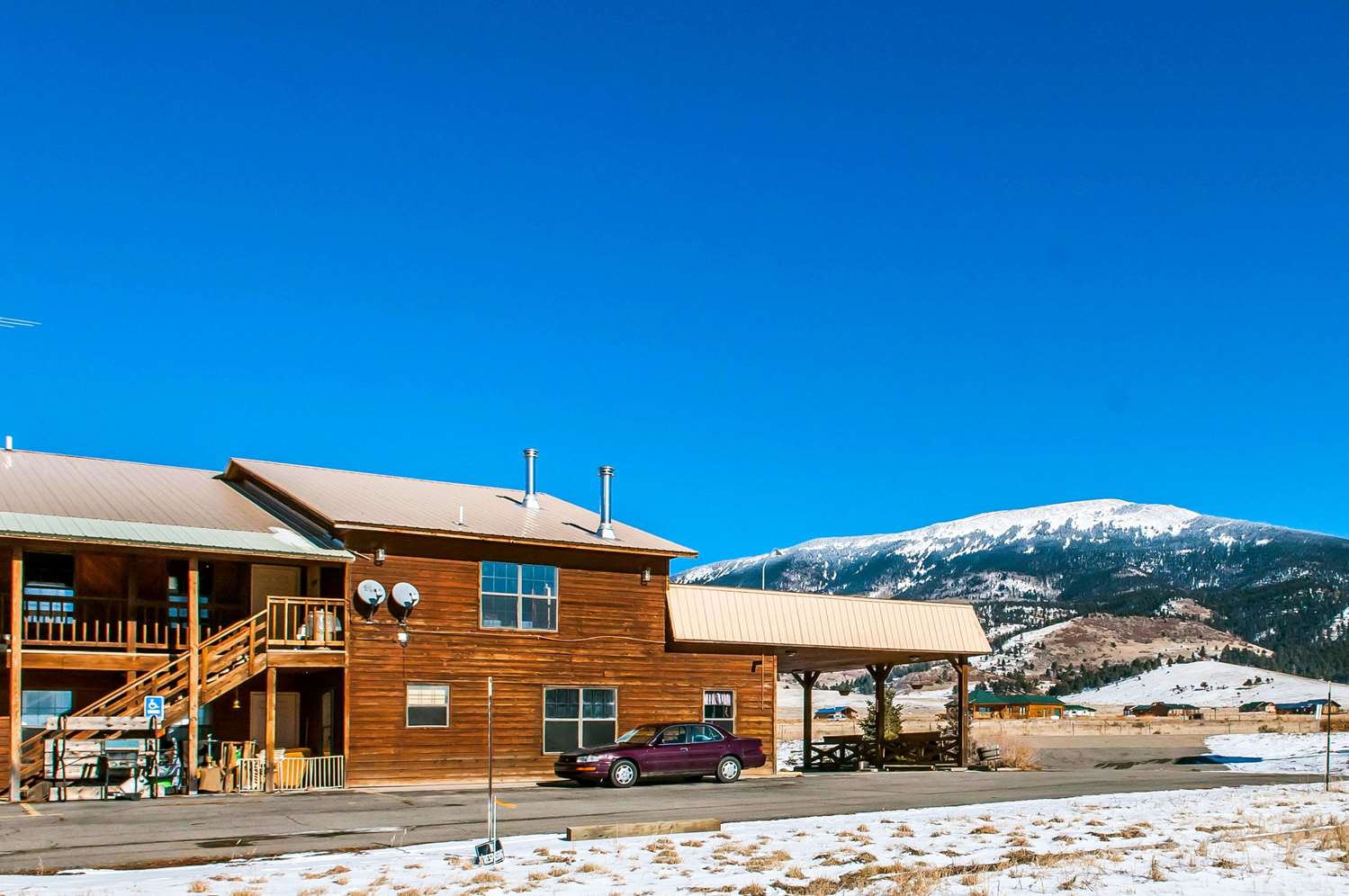 Econo Lodge Eagle Nest 2/25