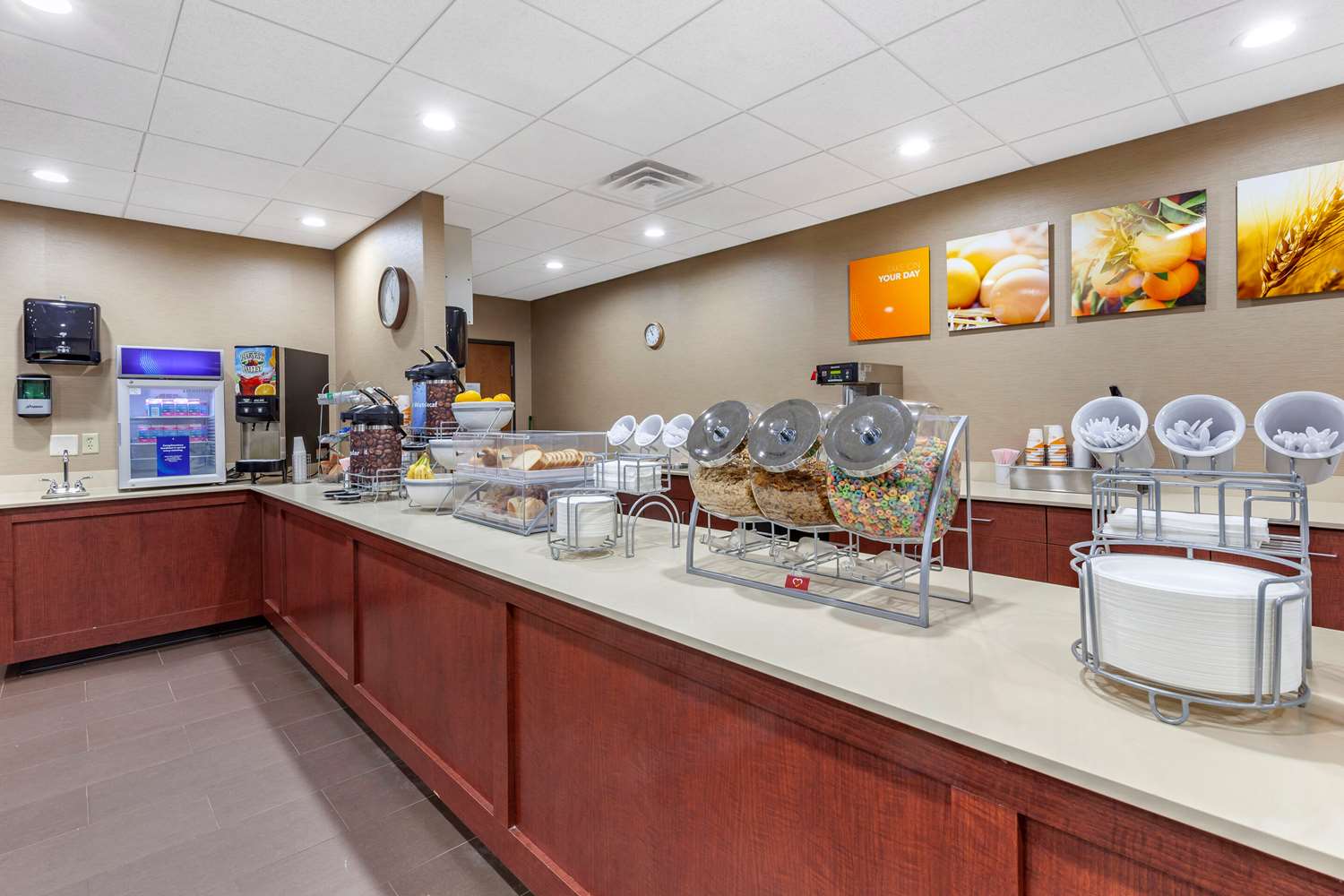 Comfort Suites Escanaba West 8/34