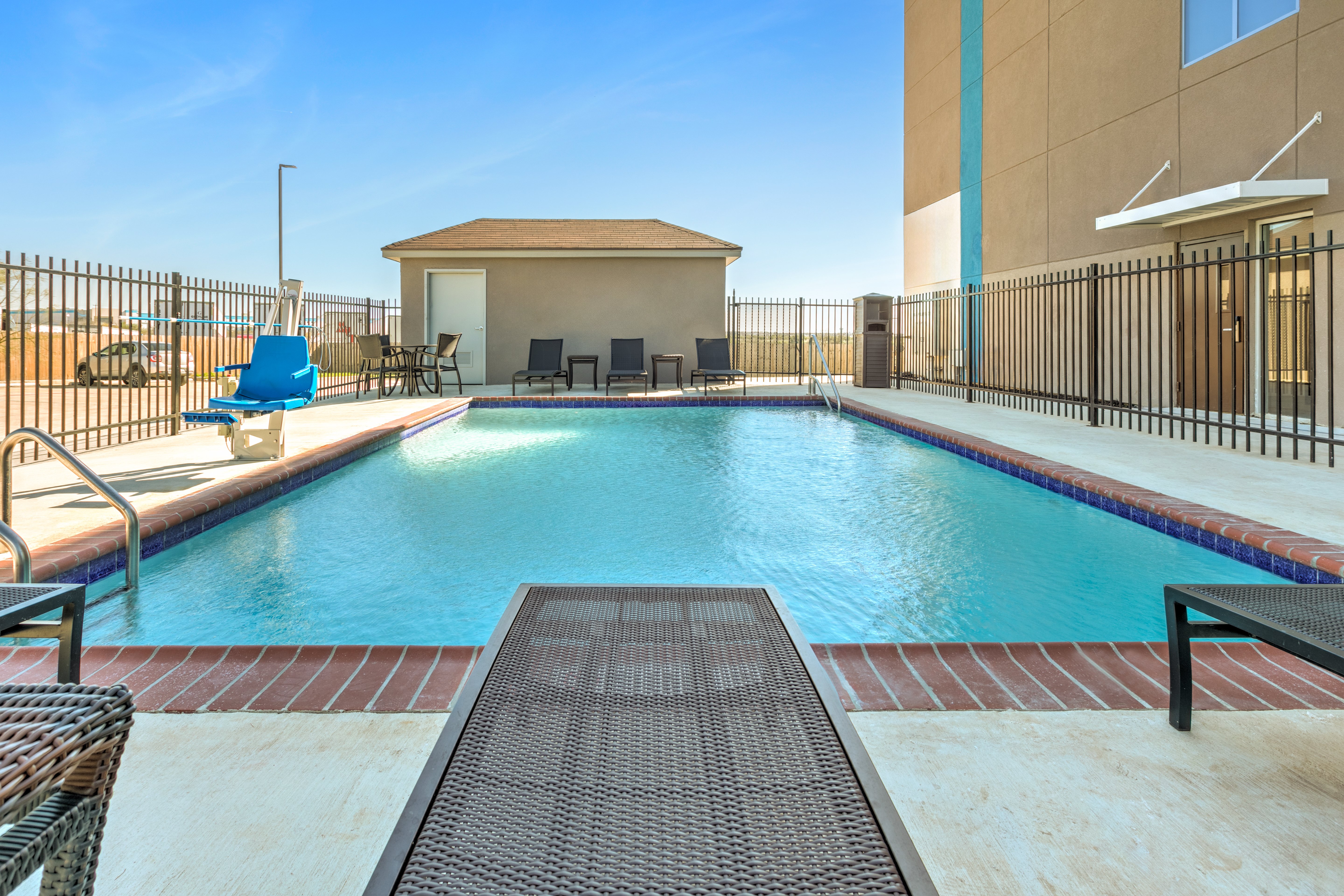 Holiday Inn Express San Antonio East – I-10 33/35