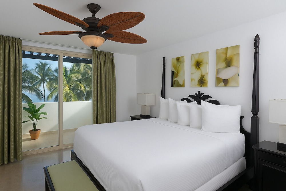 Las Terrazas Resort And Residences 28/77