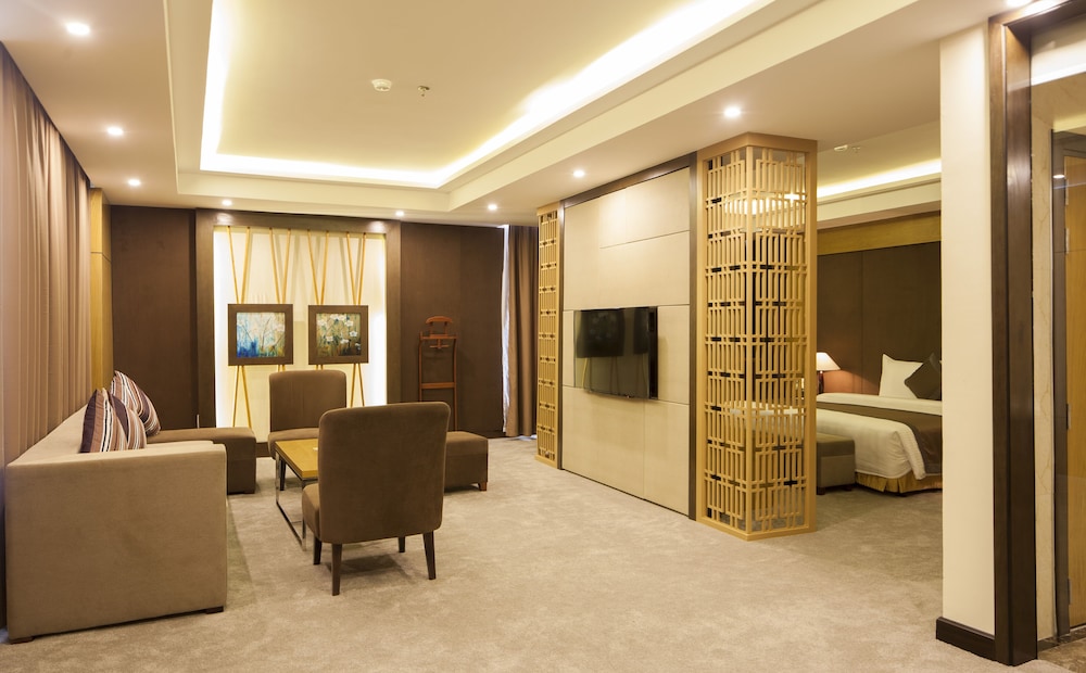 Muong Thanh Luxury Nhat Le Hotel 38/62