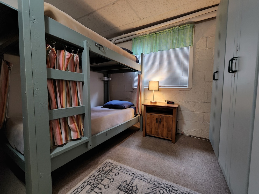 Female Dorm, Female Only, Basic, 2 Bunk Beds, Shared Bathroom