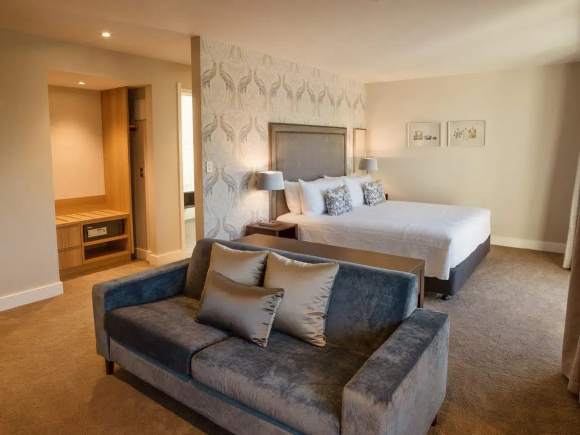 Porters Boutique Hotel 7/16