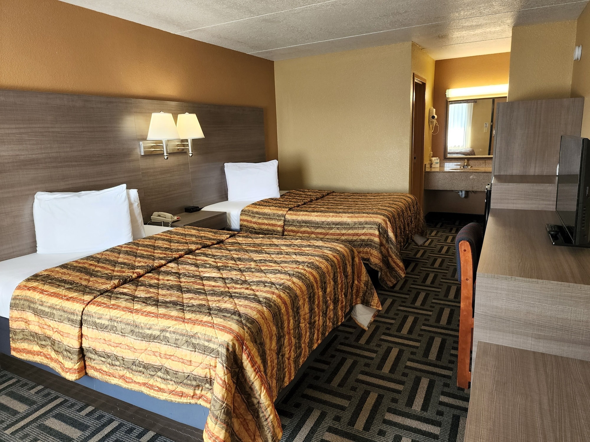 Standard, 2 Double Beds