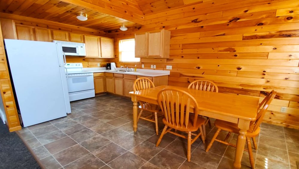 Jasper Ridge Inn Ishpeming 46/75
