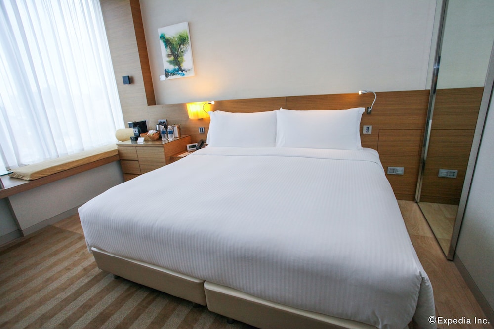 One Farrer Hotel 12/69