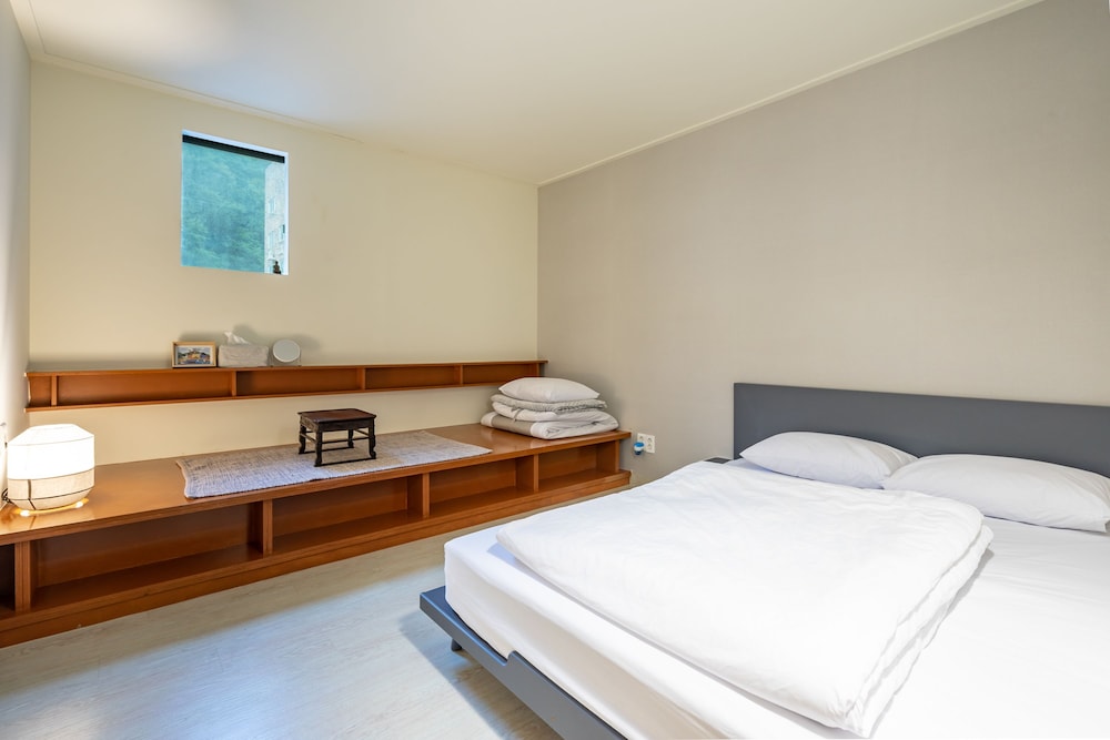 Mireuk Mireuk Beer Hostel 8/42