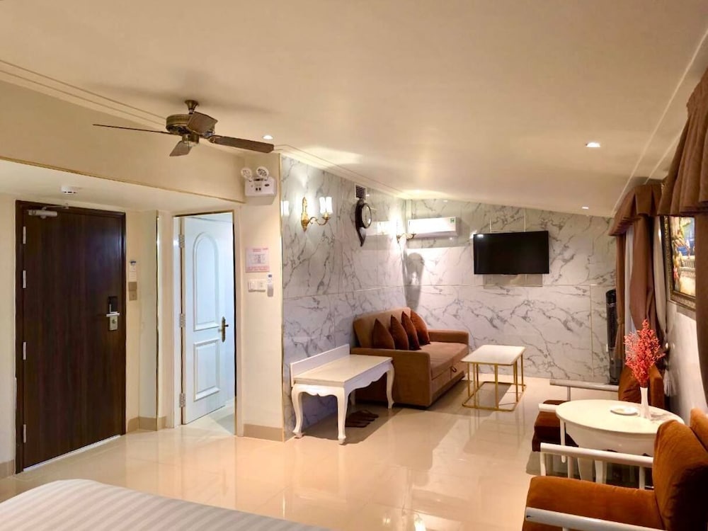 Tulip Hotel 3 63/81