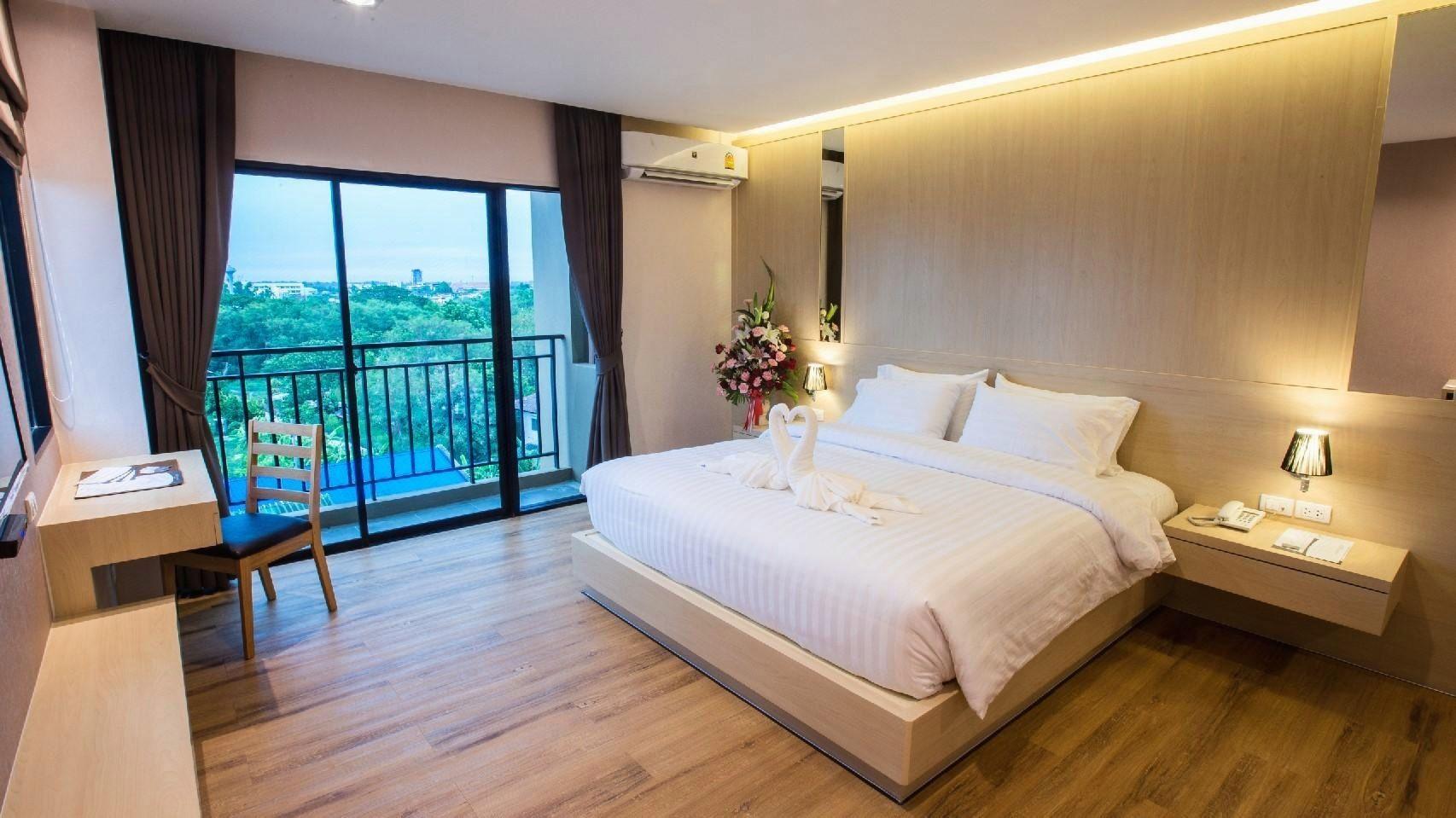 L Hotel 35/58