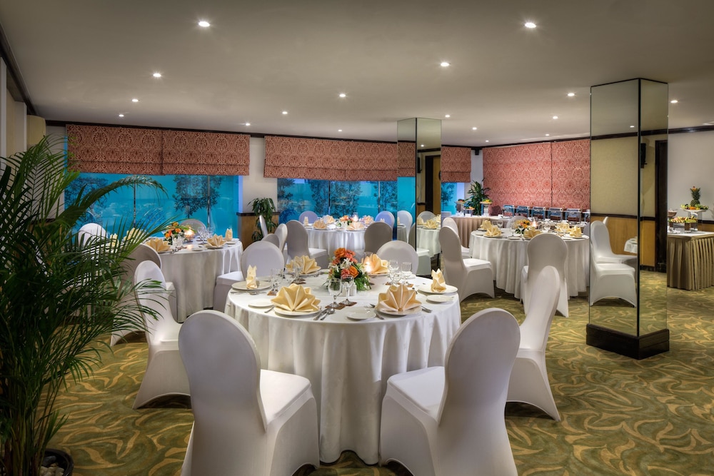 Savoy Suites Hotel Apartments 31/39