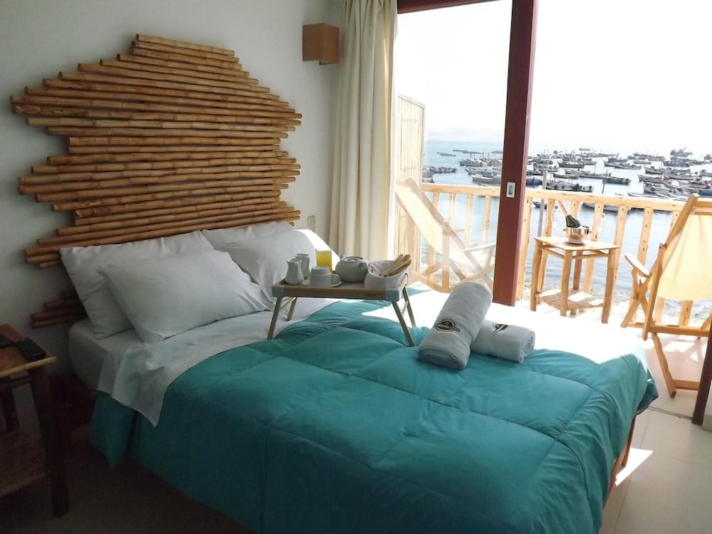 BAMBOO LODGE PARACAS 16/52