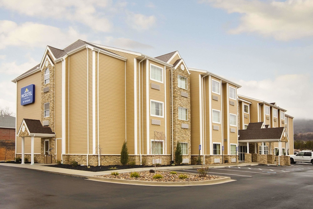 Quality Inn & Suites Washington PA 1/32