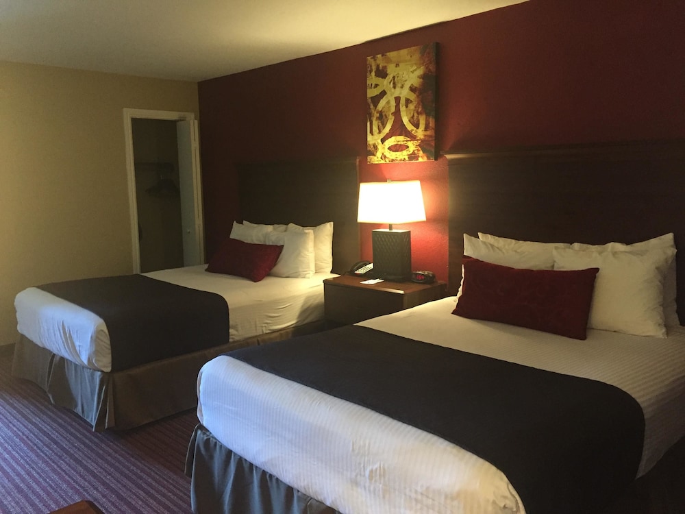 SureStay Plus by Best Western San Antonio Fiesta Inn 16/38