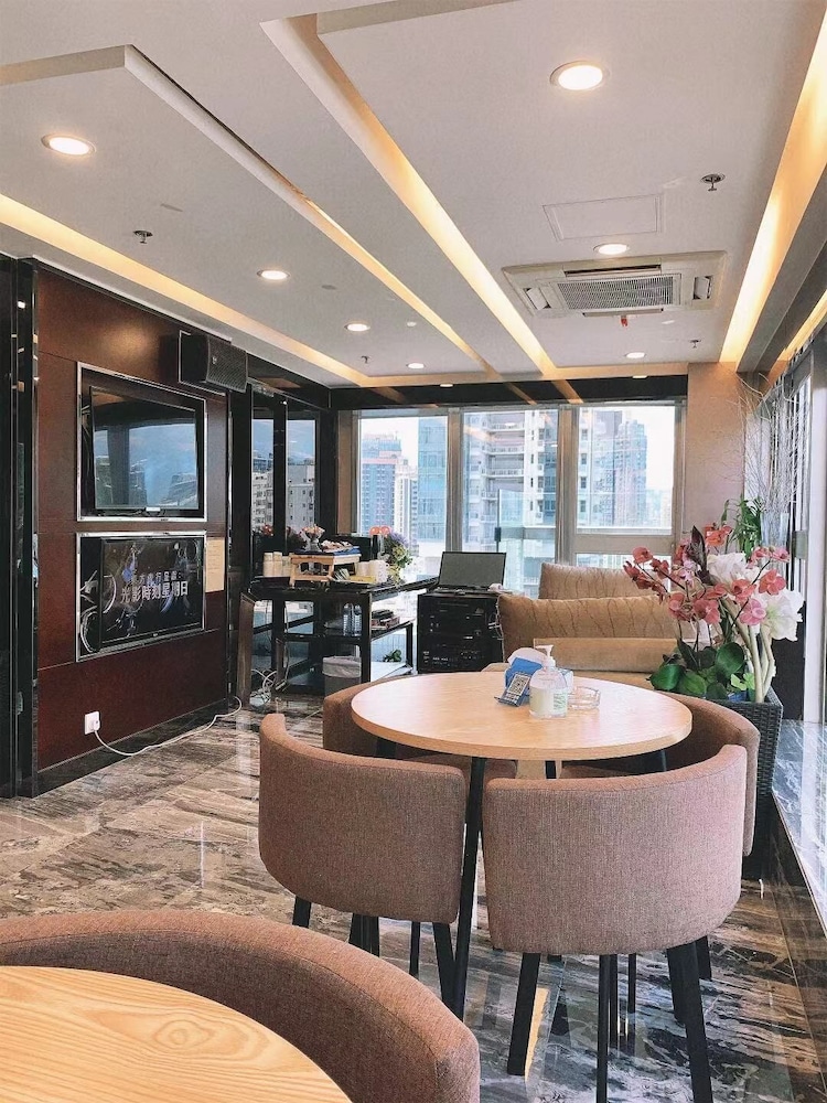 O Hotel 21/22