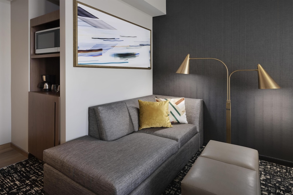 Hyatt House LAX - Century Blvd 16/50