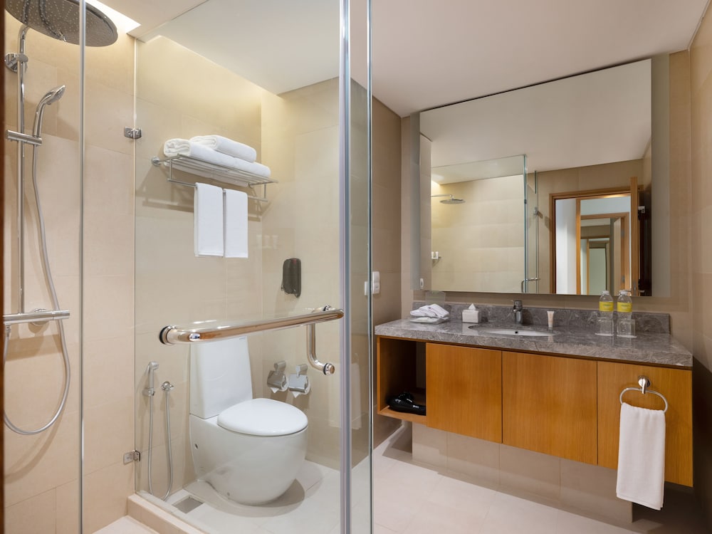 Holiday Inn Hotel Suites Jakarta Gajah Mada 20/77