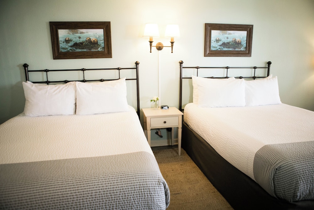 Sea Otter Inn 21/63