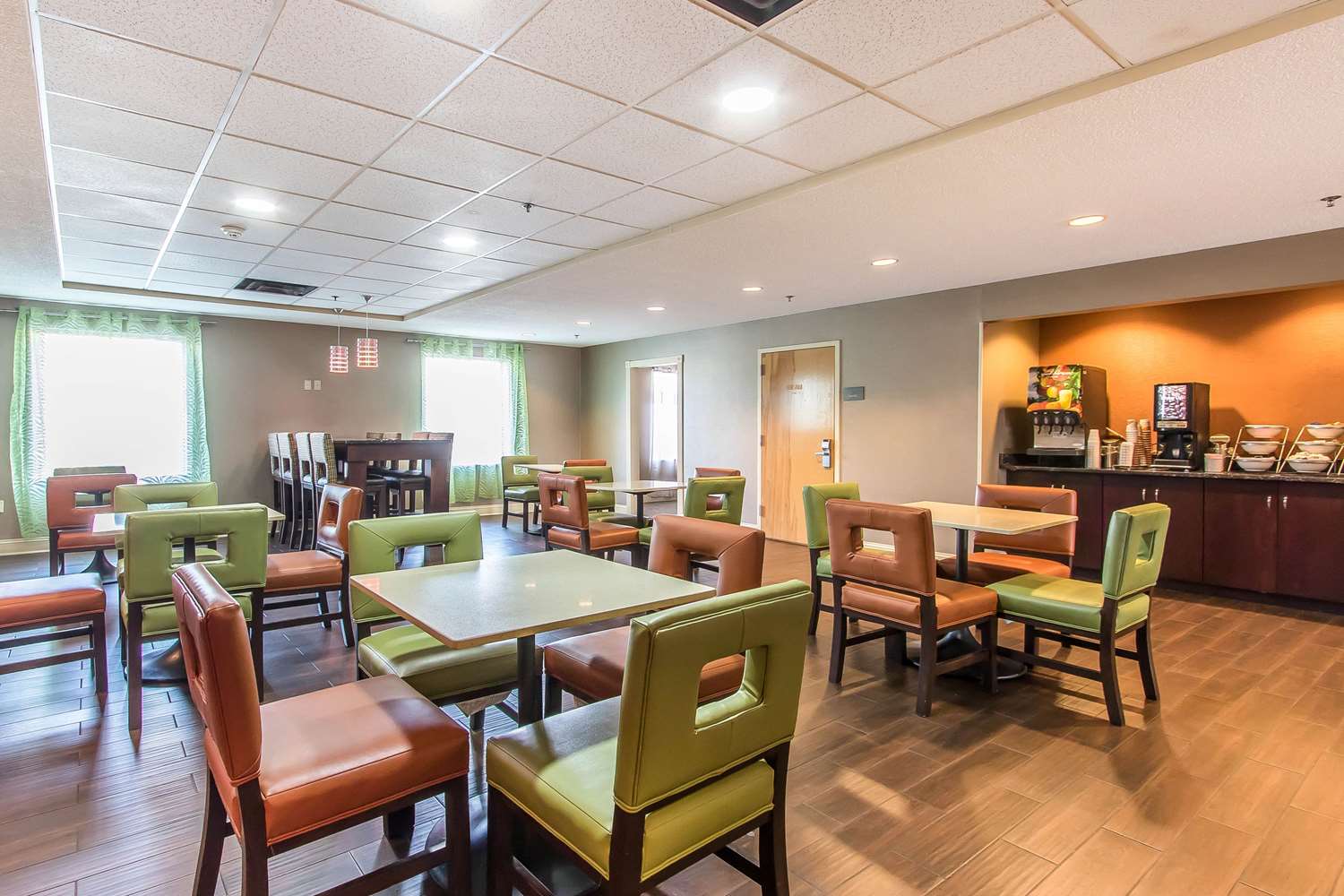 Comfort Suites Richmond, KY 36/43