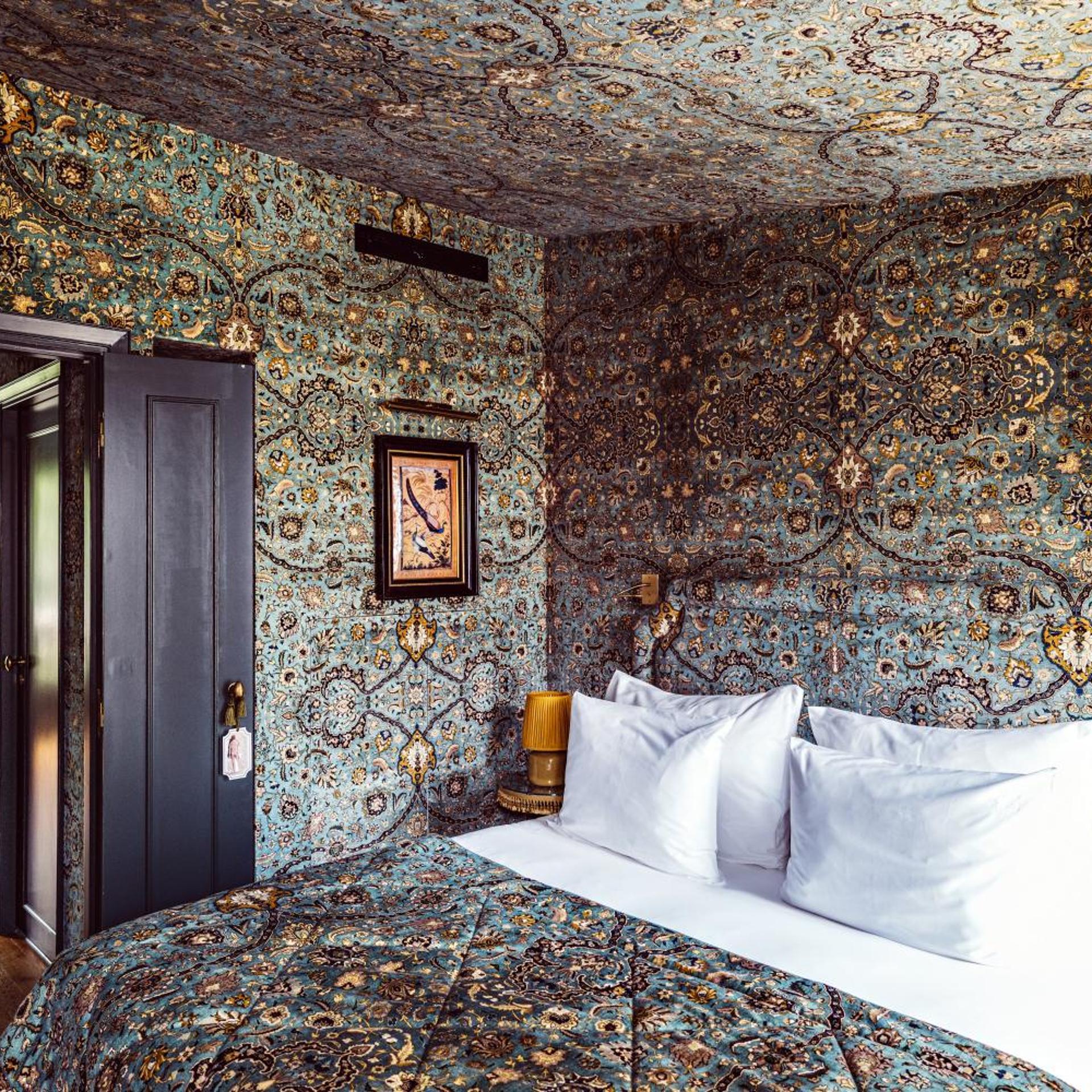 Sapphire, Suite