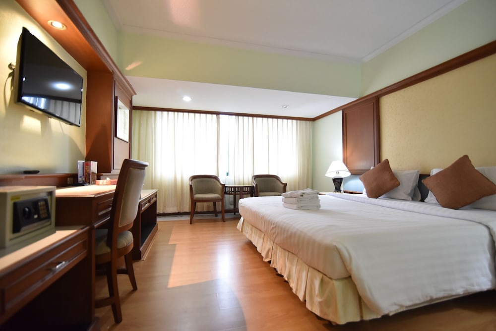 Asian Hotel Hatyai 25/72
