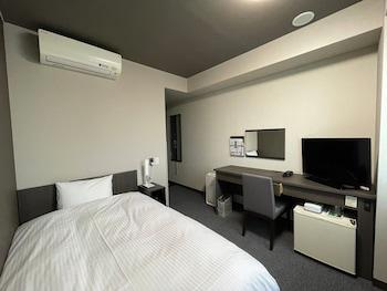 Room, Single, Electronic Cigarette Only