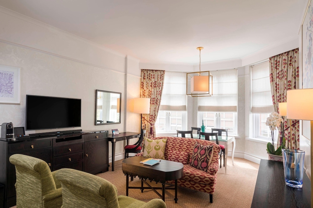 ST ERMINS HOTEL 30/41